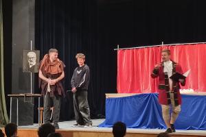 Divad&eacute;lko pro &scaron;koly - Romantismus nen&iacute; romantika